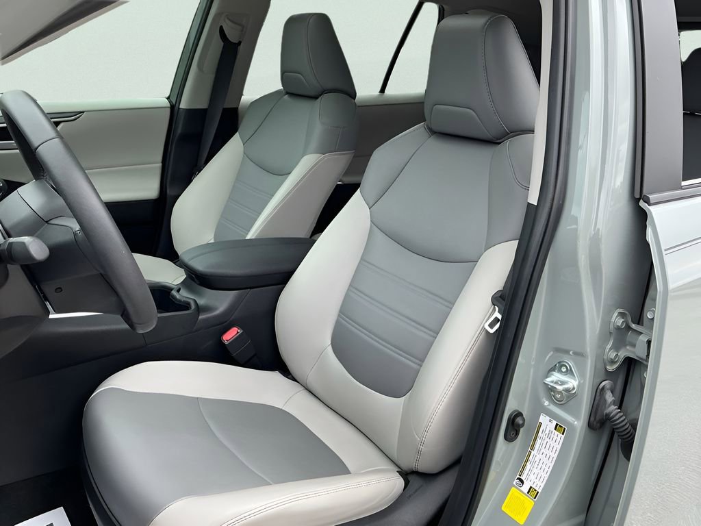 Used 2023 Toyota RAV4 XLE Premium FWD image 26