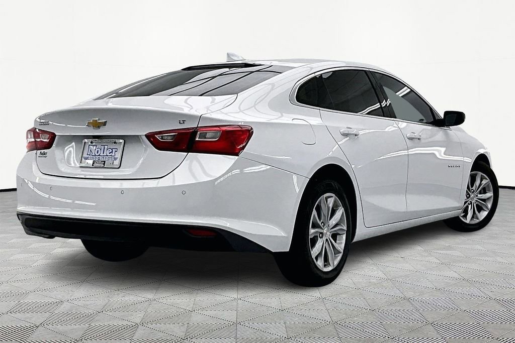 Used 2025 Chevrolet Malibu LT FWD image 2