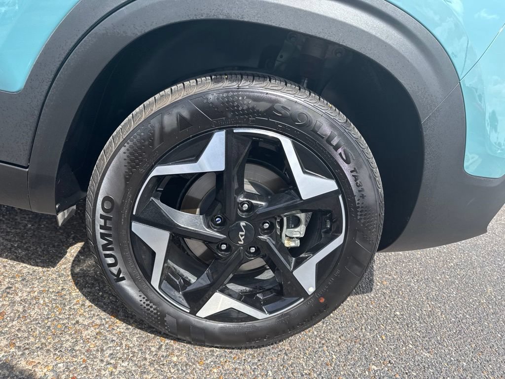 Used 2025 Kia Seltos EX AWD/4WD image 11