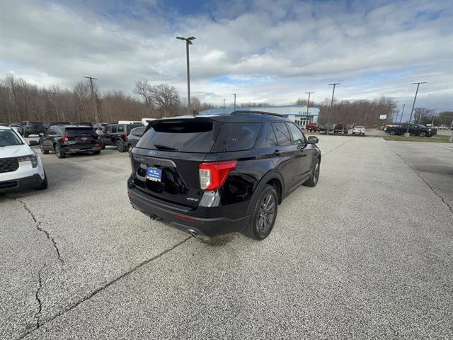 Certified 2023 Ford Explorer XLT w/ Equipment Group 202A AWD/4WD image 5