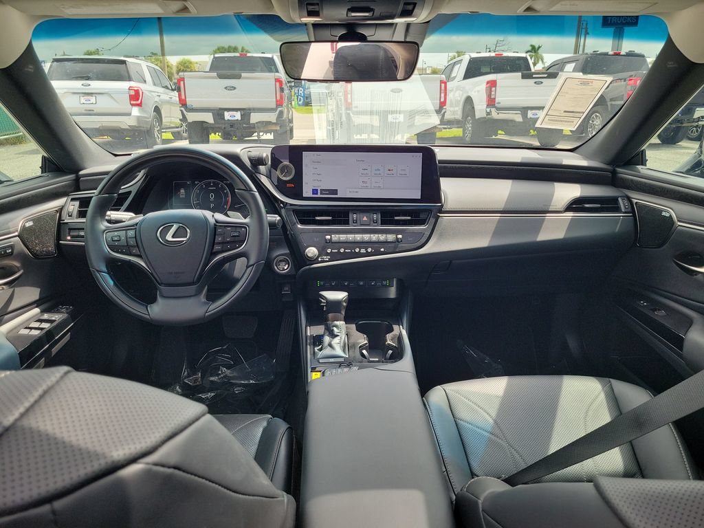 Used 2025 Lexus ES 350 Ultra Luxury w/ Accessory Package (Z1) FWD image 14