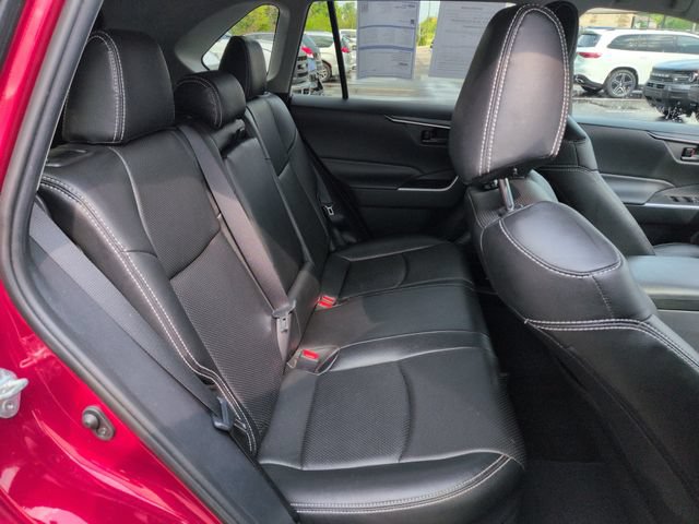 Used 2019 Toyota RAV4 LE w/ Carpet Mat Package AWD/4WD image 17