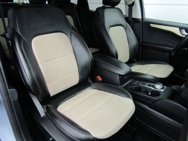 Certified 2022 Ford Escape Titanium w/ Titanium Elite Package AWD/4WD image 10