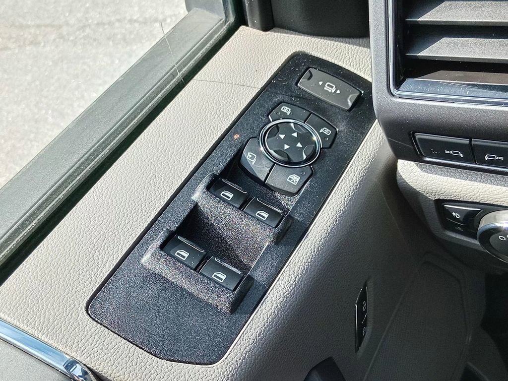 Certified 2022 Ford F250 XLT w/ Black Appearance Package AWD/4WD image 20