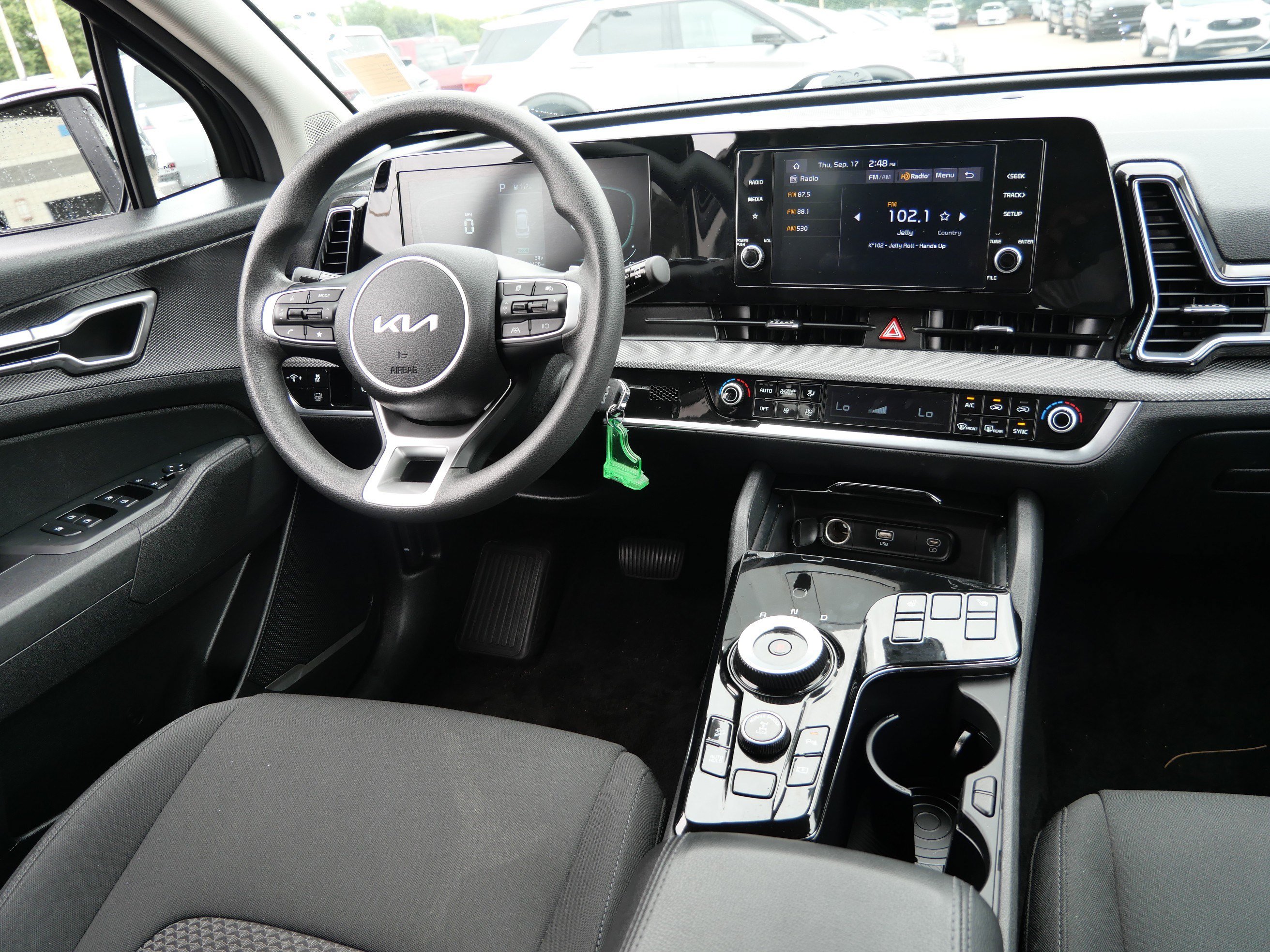 Used 2023 Kia Sportage LX AWD/4WD image 9