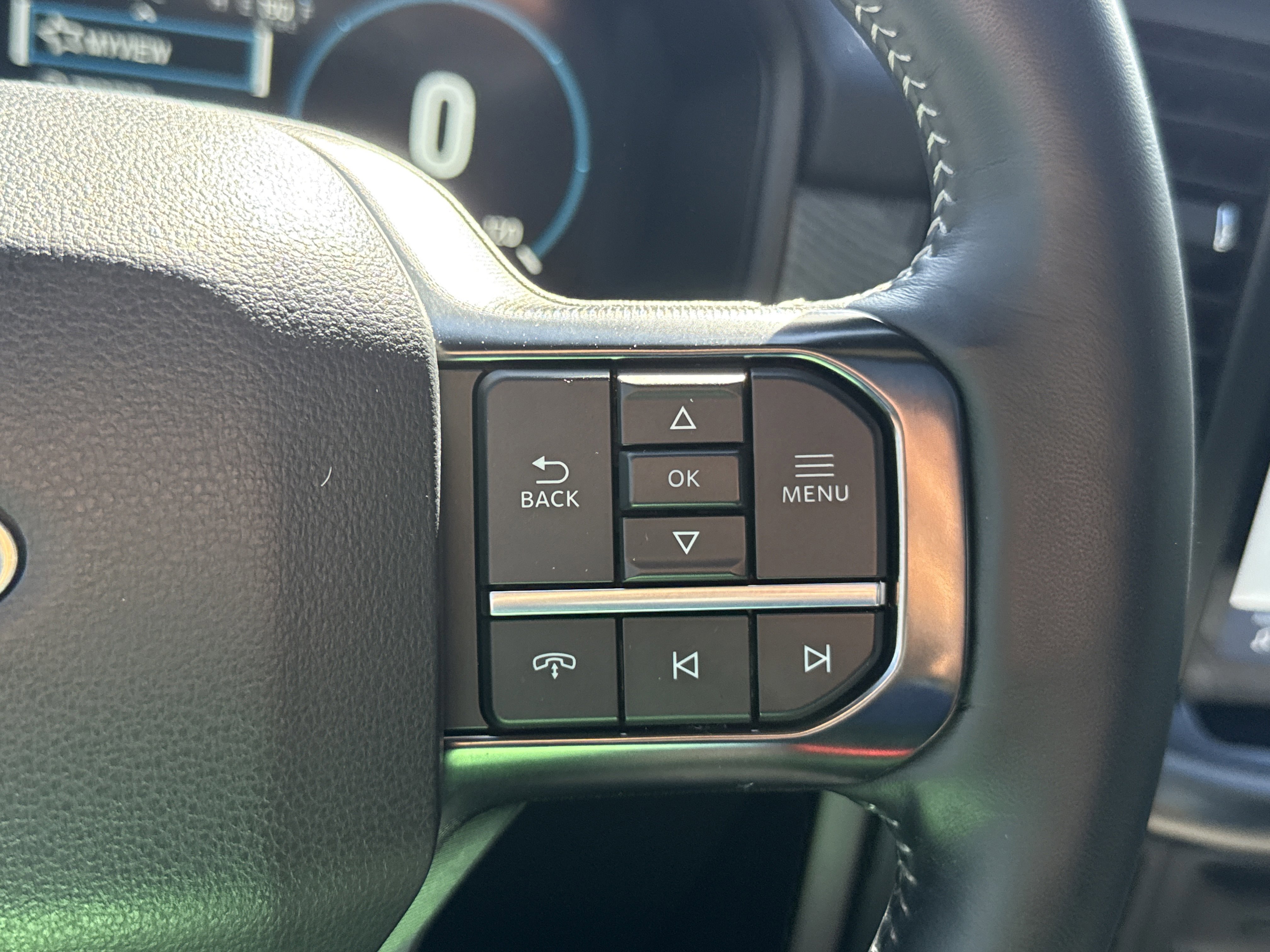 Certified 2023 Ford F150 Platinum w/ Equipment Group 701A High image 18