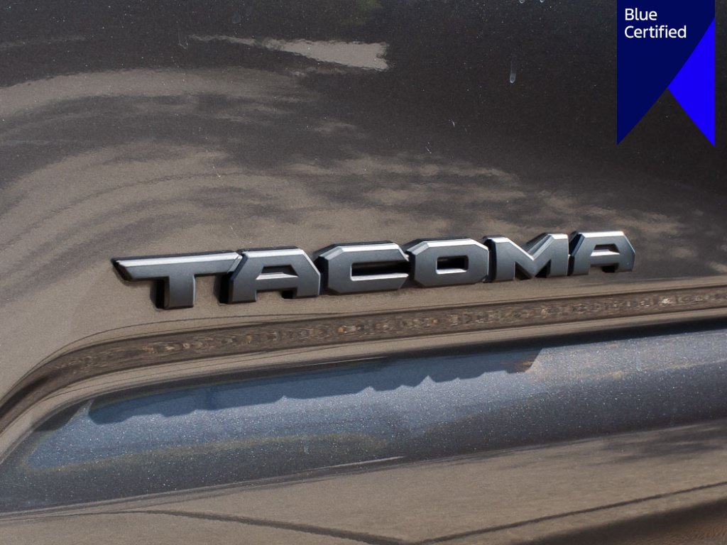 Used 2021 Toyota Tacoma TRD Off-Road w/ Technology Package AWD/4WD image 10