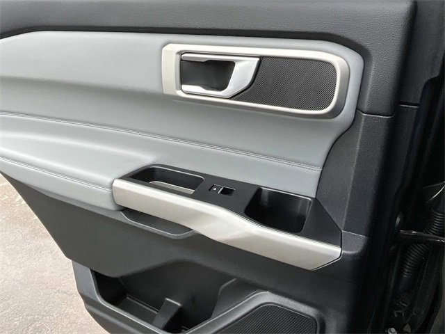 Certified 2023 Ford Explorer XLT w/ Equipment Group 202A image 18