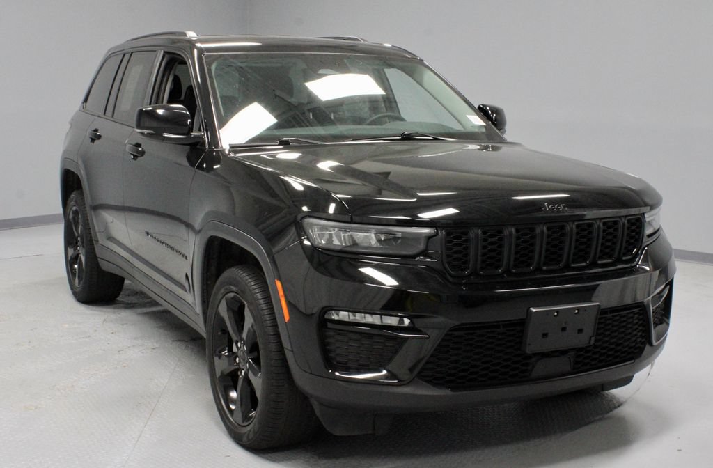 Used 2023 Jeep Grand Cherokee Limited w/ Black Appearance Package