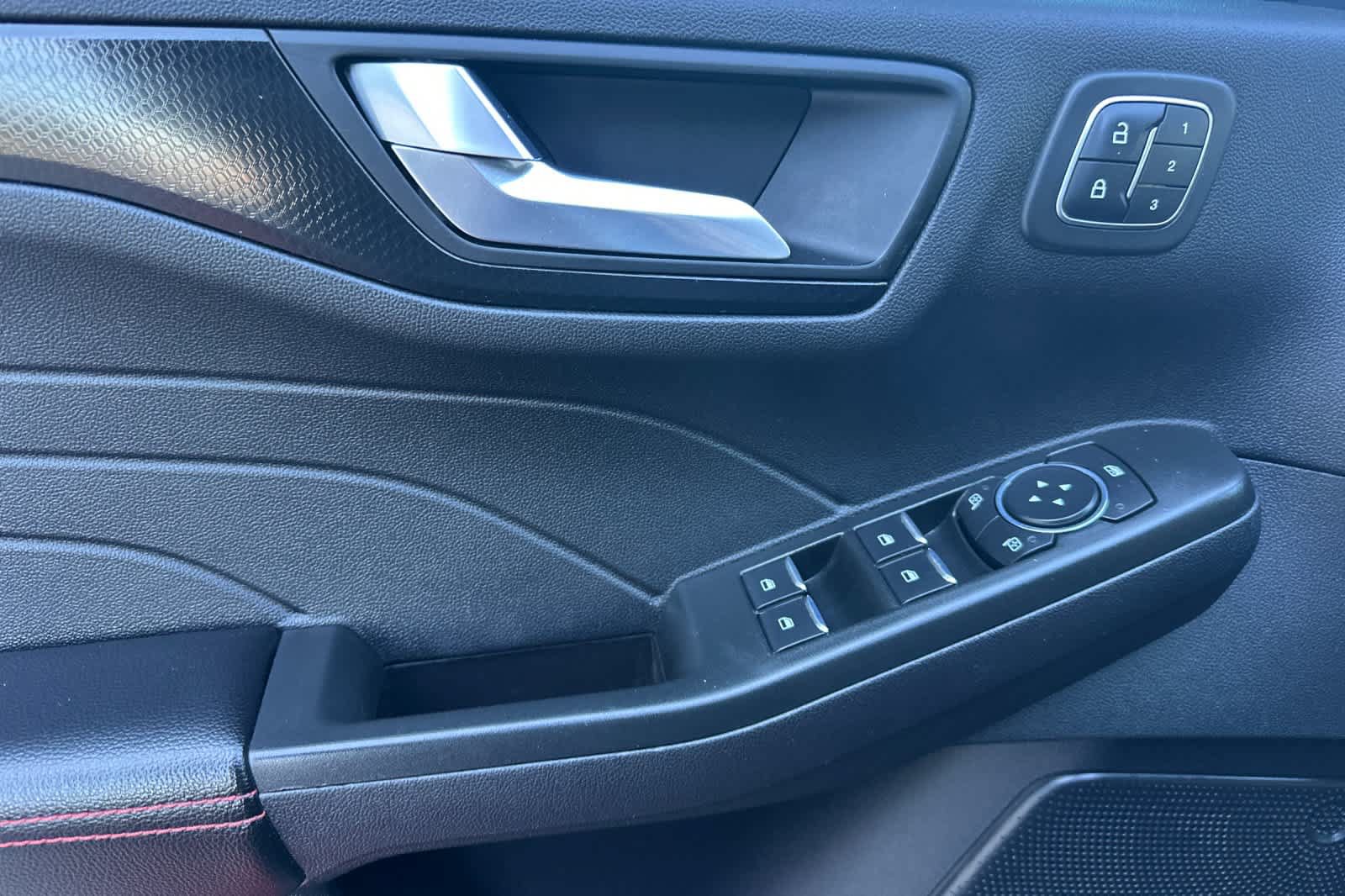Certified 2022 Ford Escape SEL w/ SEL Stealth AWD Package image 12