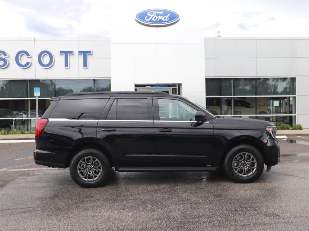 Certified 2025 Ford Expedition Active RWD image 17