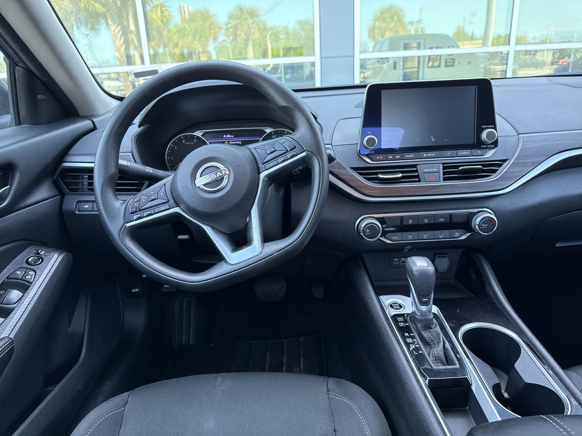 Used 2024 Nissan Altima 2.5 SV image 11