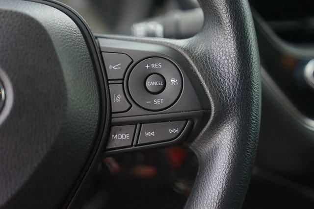 Used 2021 Toyota Corolla LE FWD image 23