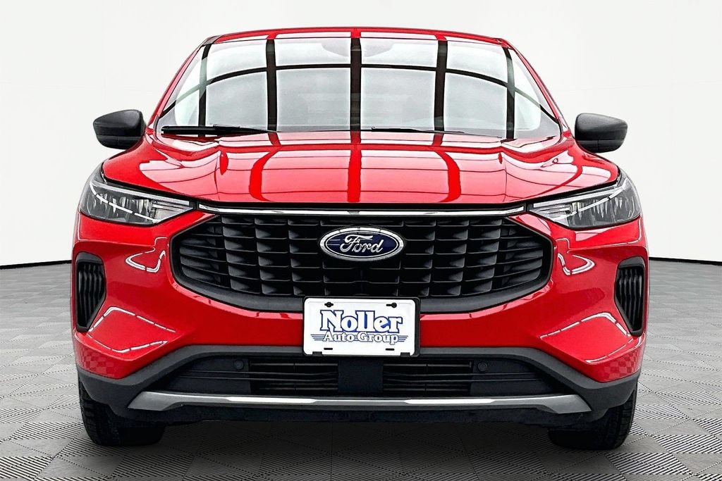 Certified 2024 Ford Escape Active w/ Cold Weather Package FWD image 3