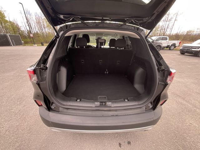 Certified 2022 Ford Escape SE w/ Cold Weather Package AWD/4WD image 23