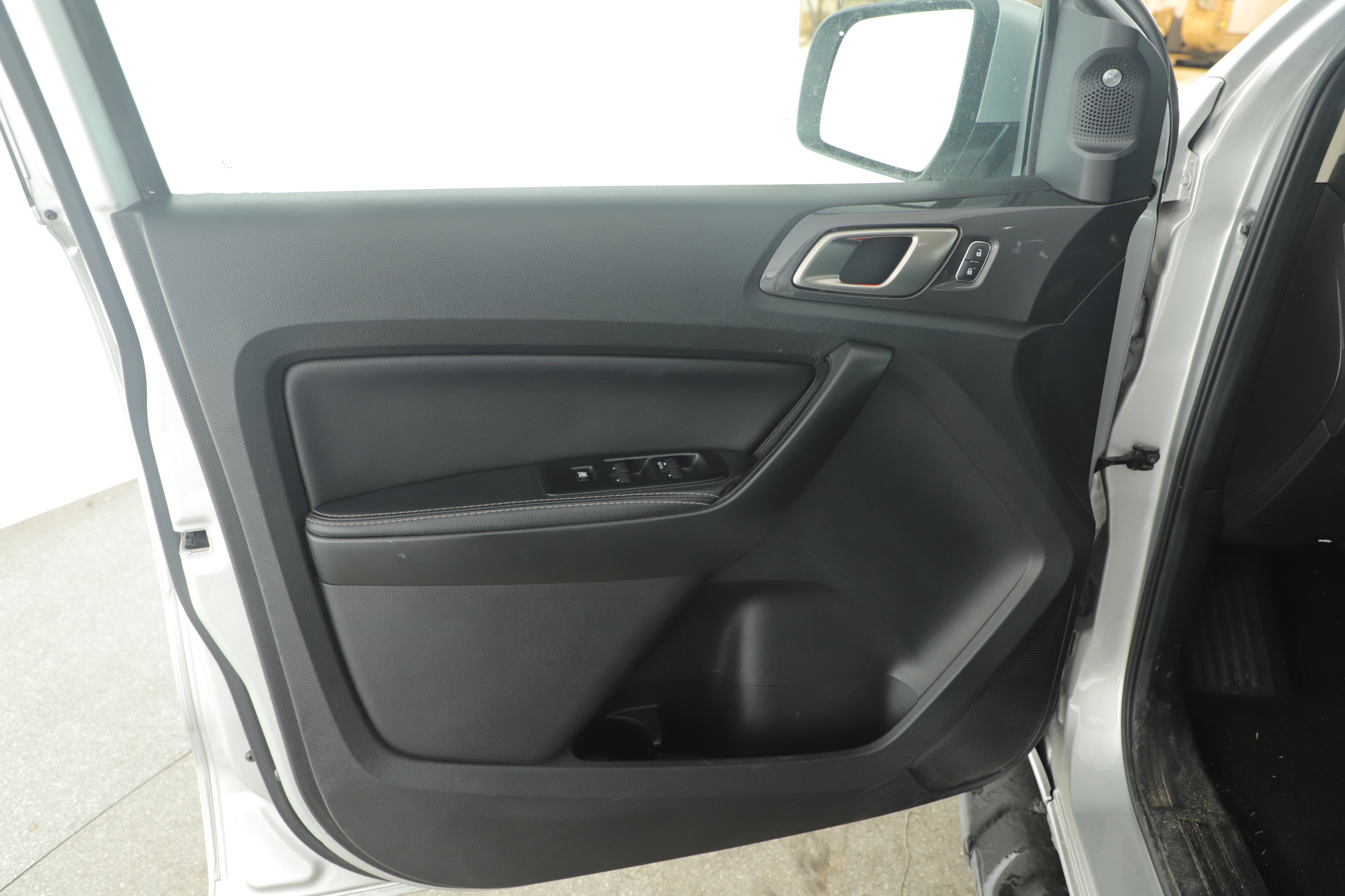 Certified 2019 Ford Ranger Lariat w/ Equipment Group 501A Mid image 5