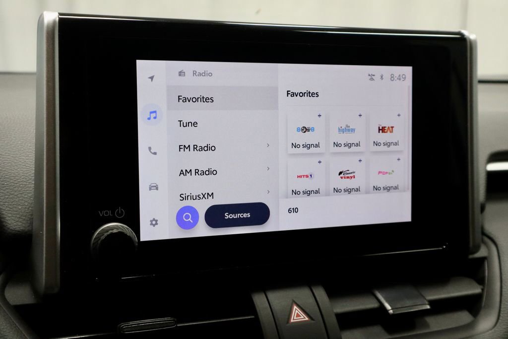 Used 2025 Toyota RAV4 XLE AWD/4WD image 10