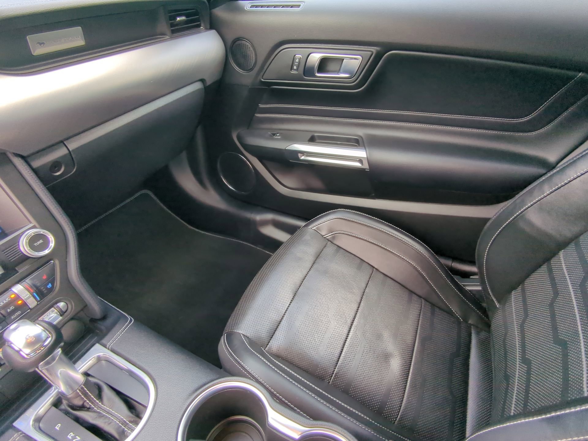 Certified 2022 Ford Mustang GT Premium w/ Equipment Group 401A RWD image 52