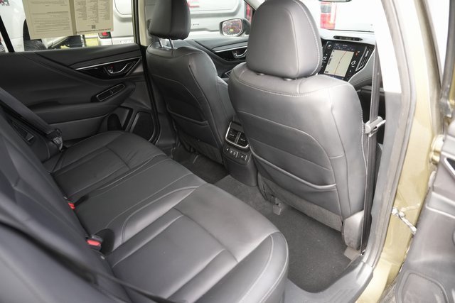 Used 2021 Subaru Outback Limited image 15