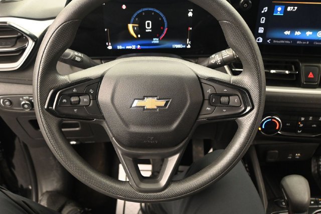 Used 2025 Chevrolet TrailBlazer LS w/ LS Confidence Package AWD/4WD image 11