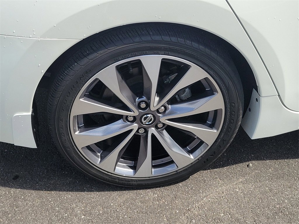 Used 2022 Nissan Maxima Platinum w/ Sport Mat Group image 5