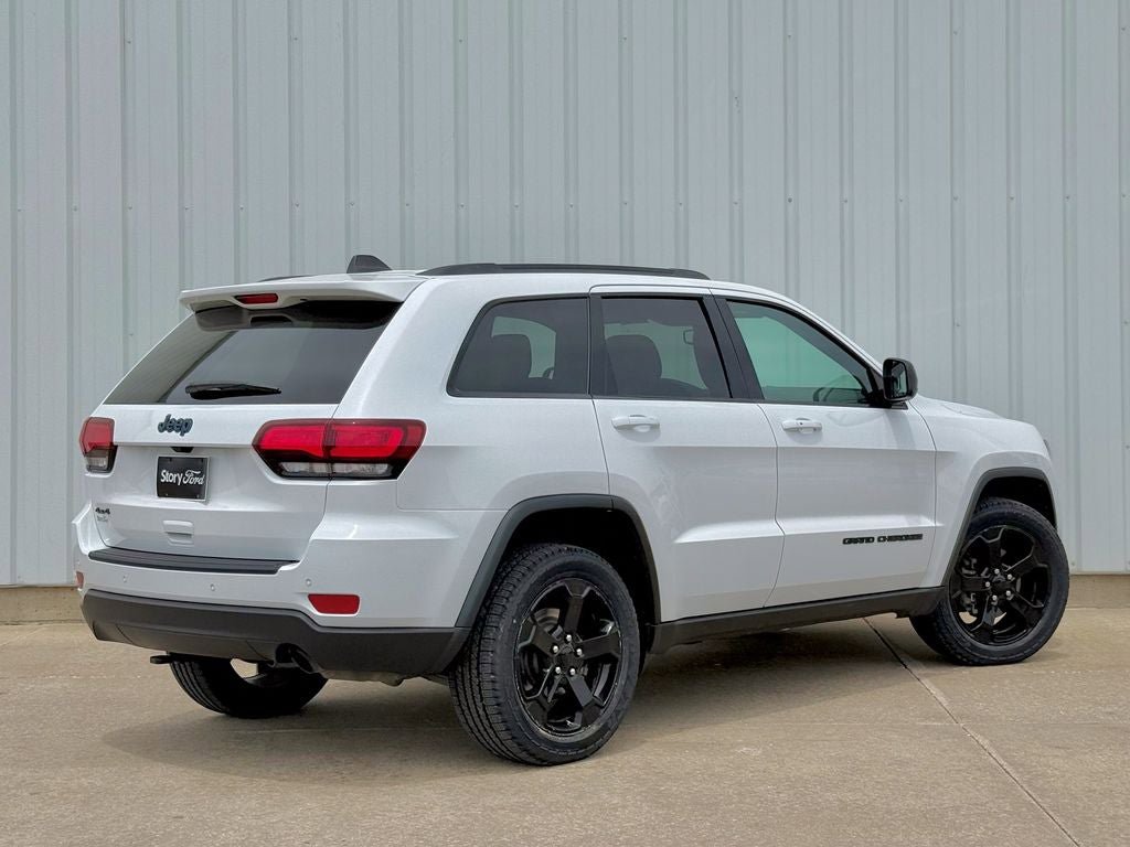 Used 2020 Jeep Grand Cherokee Laredo AWD/4WD image 6