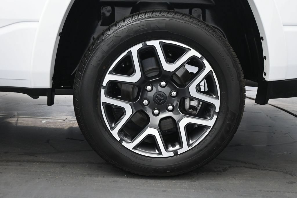 Used 2025 RAM 1500 Laramie AWD/4WD image 24