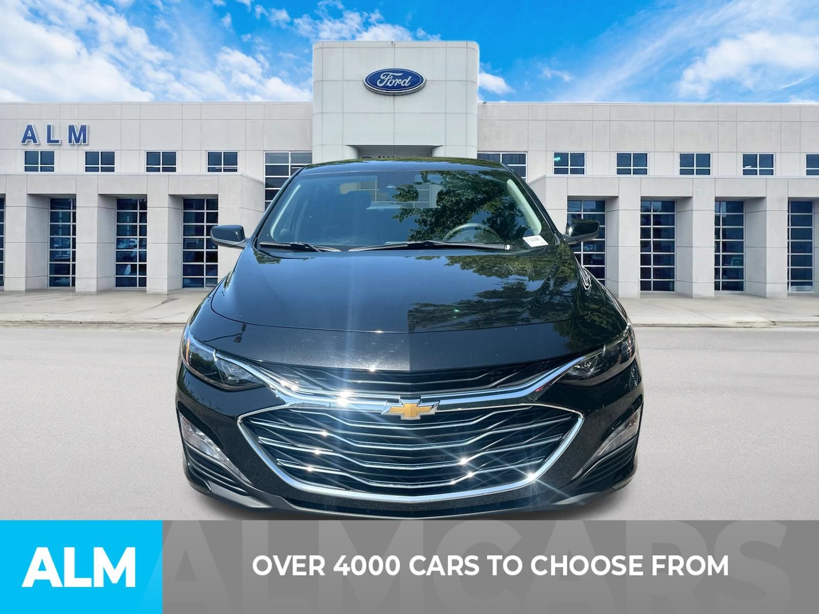Used 2025 Chevrolet Malibu LT FWD image 2