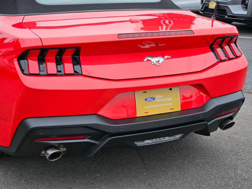Certified 2025 Ford Mustang Convertible w/ Wheel & Stripe Package RWD image 10