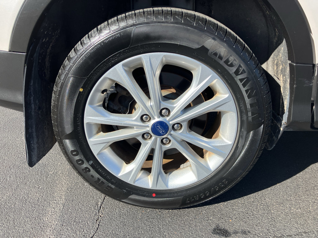 Certified 2018 Ford Escape SE w/ SE Sync 3 Package image 11