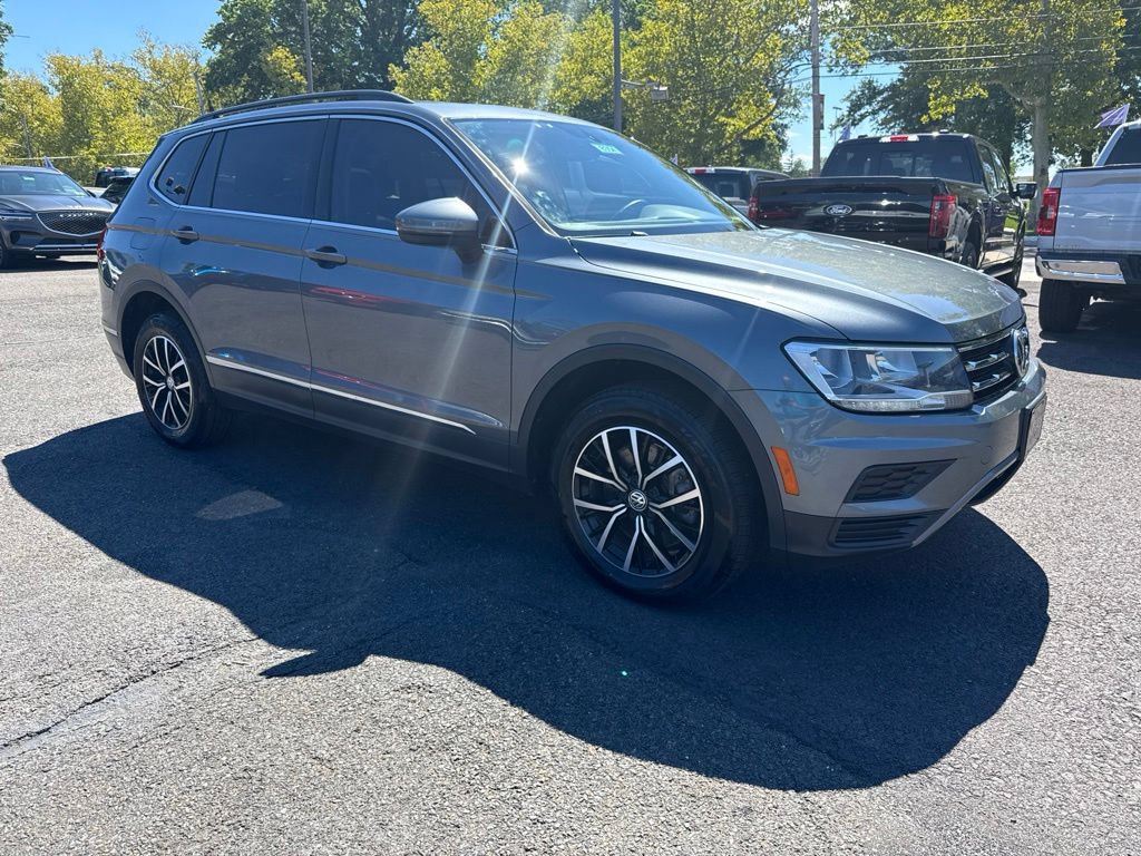 Used 2021 Volkswagen Tiguan SE w/ Panoramic Sunroof Package AWD/4WD image 3