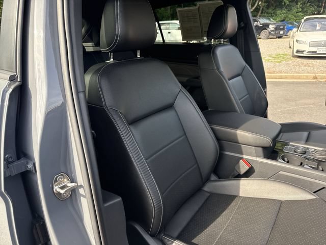 Used 2023 Volkswagen Atlas Cross Sport SEL R-Line AWD/4WD image 25