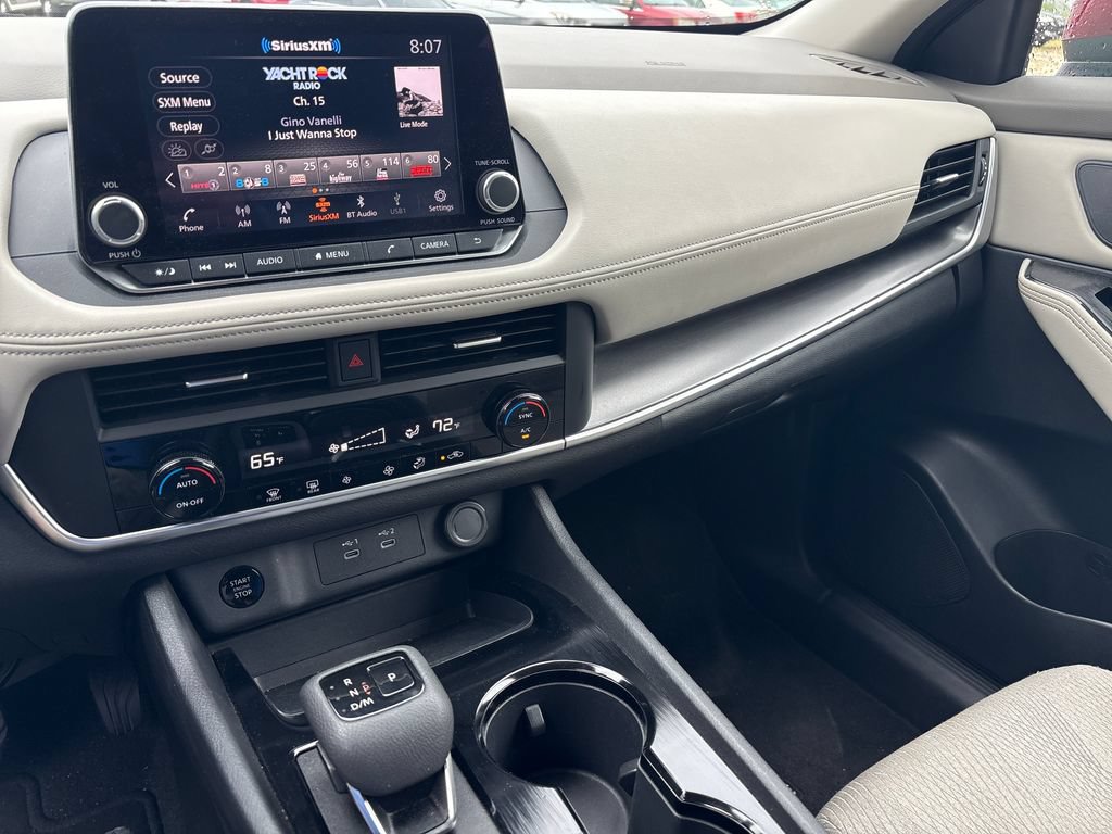 Used 2025 Nissan Rogue SV AWD/4WD image 6