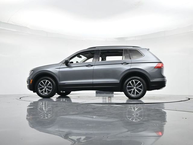 Used 2020 Volkswagen Tiguan SE w/ Panoramic Sunroof Package image 39