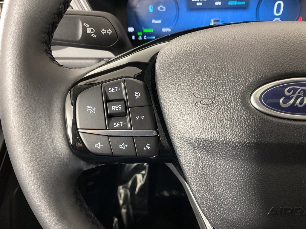 Certified 2025 Ford Escape Platinum w/ Premium Technology Package FWD image 25
