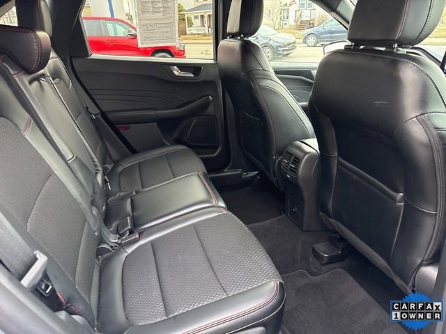 Certified 2025 Ford Escape ST-Line Select AWD/4WD image 36
