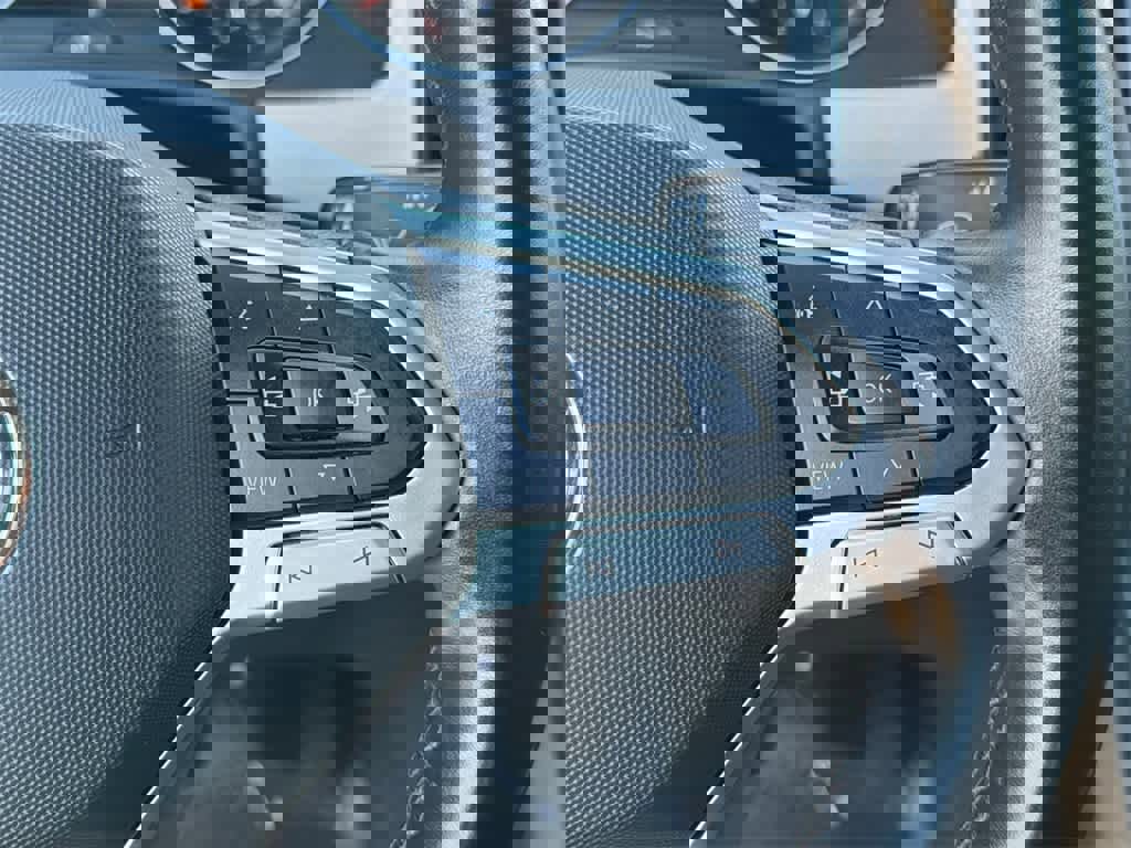 Used 2020 Volkswagen Atlas Cross Sport SE w/ Panoramic Sunroof Package image 24