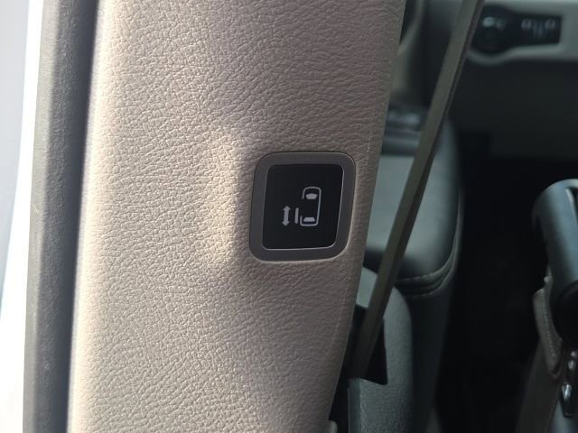 Used 2023 Chrysler Pacifica Touring-L FWD image 24