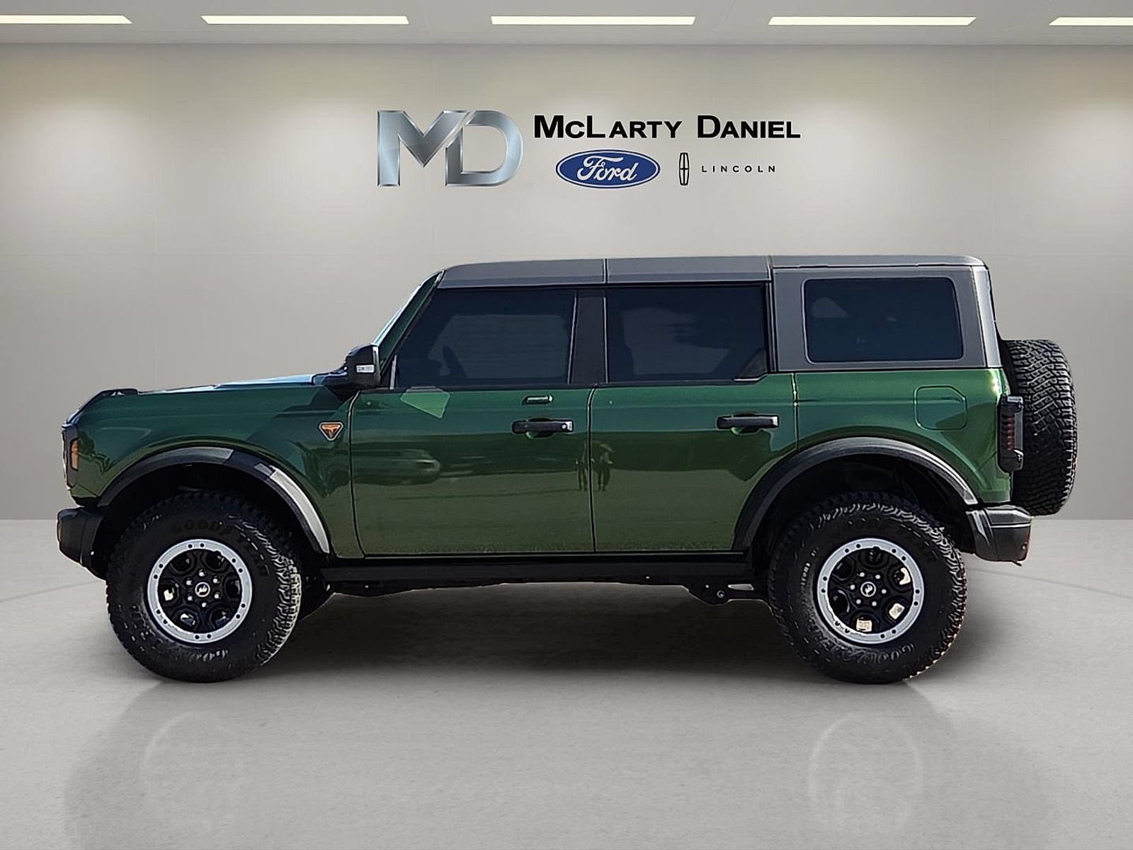 Certified 2023 Ford Bronco Badlands AWD/4WD image 3