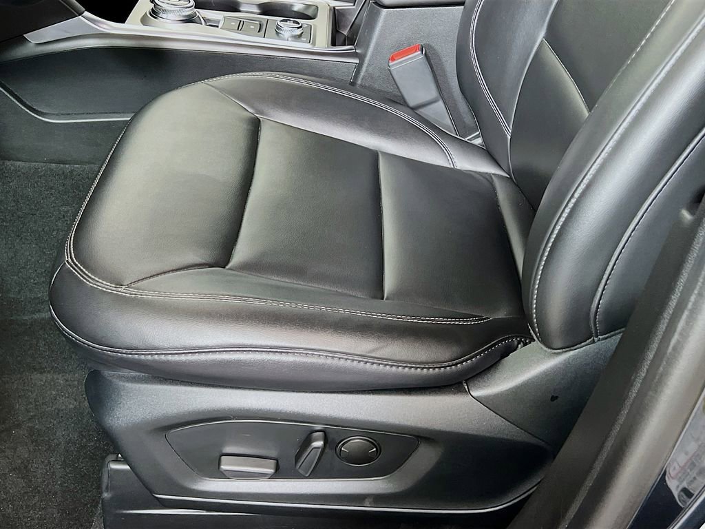 Certified 2023 Ford Explorer XLT w/ Equipment Group 202A image 25