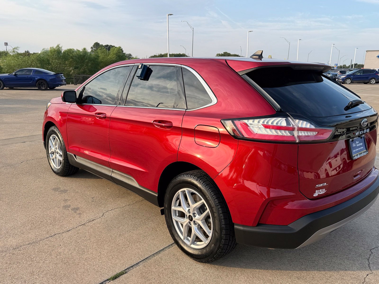Certified 2024 Ford Edge SEL w/ Convenience Package AWD/4WD image 7