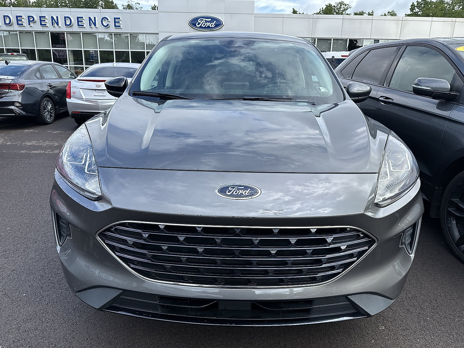 Certified 2022 Ford Escape SE w/ SE Sport Appearance Package AWD/4WD image 6
