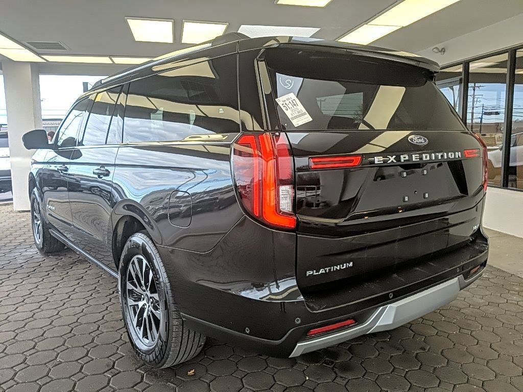 Certified 2025 Ford Expedition Max Platinum image 5