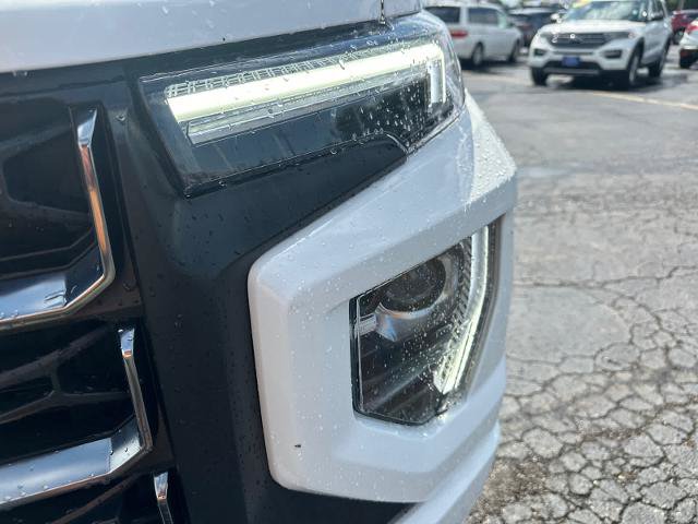 Used 2024 GMC Canyon AT4 w/ AT4 Premium Package AWD/4WD image 11