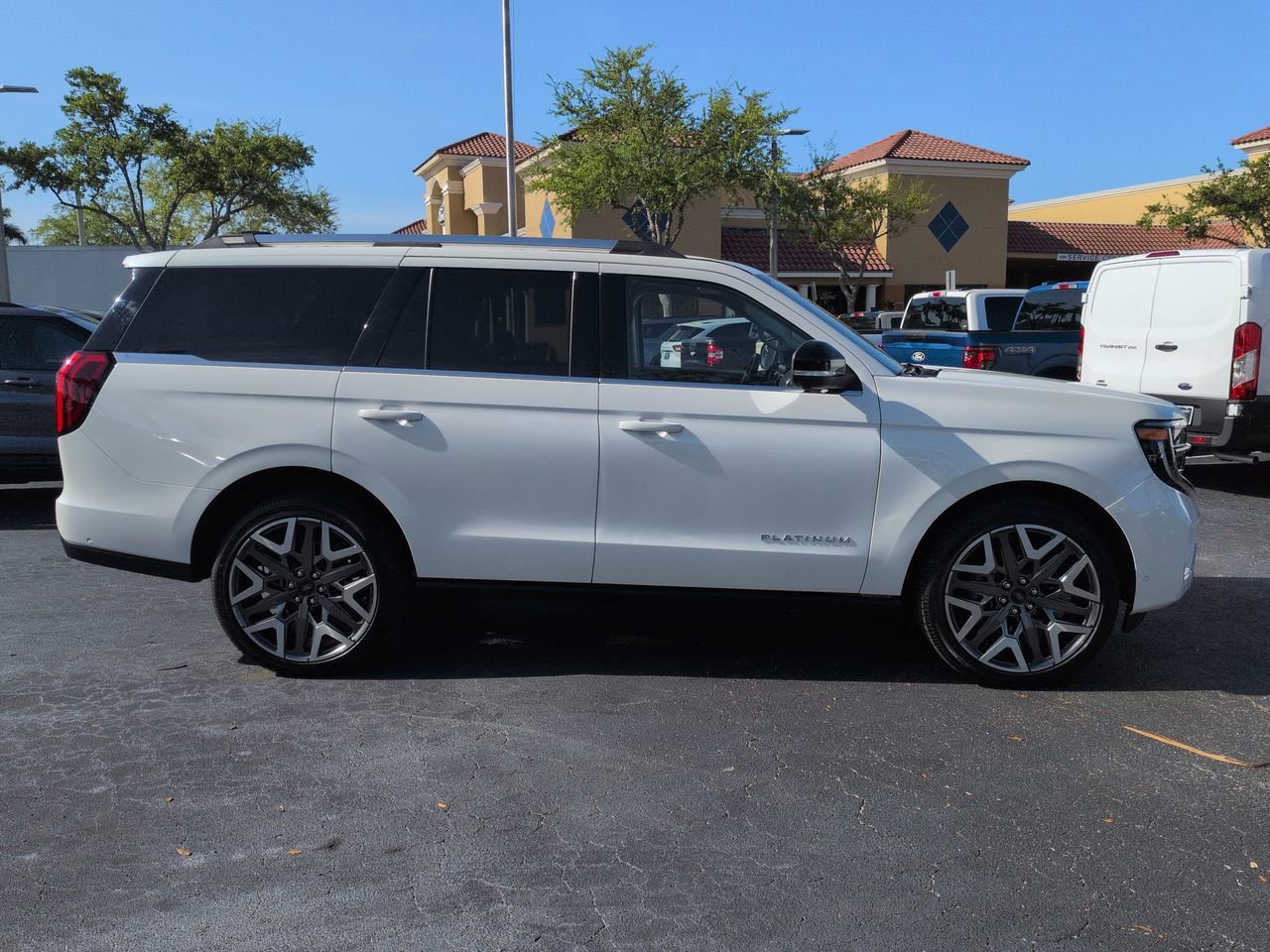 Certified 2025 Ford Expedition Platinum w/ Platinum Ultimate Package image 6