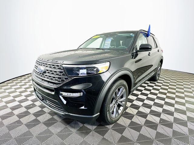 Certified 2023 Ford Explorer XLT w/ Equipment Group 202A image 7