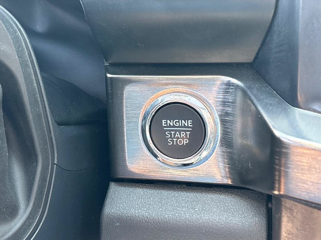 Certified 2024 Ford F250 Lariat w/ Lariat Ultimate Package AWD/4WD image 40