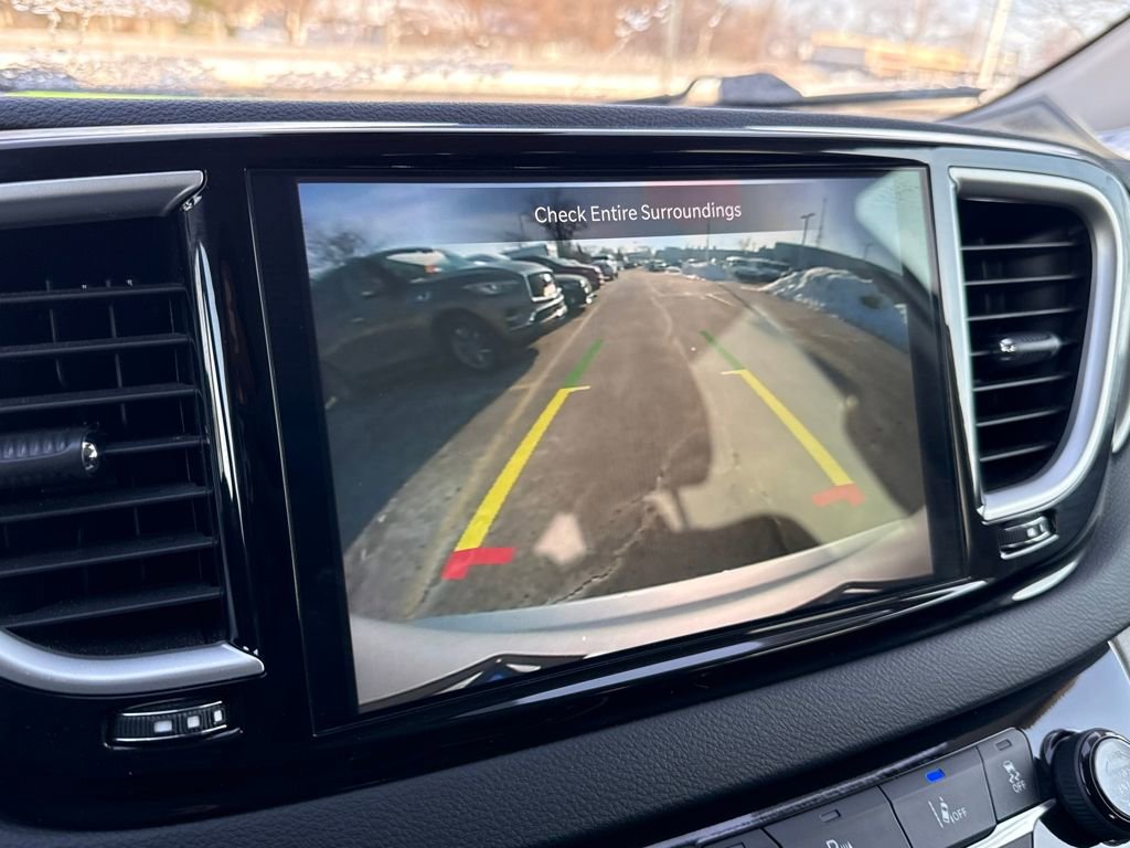 Used 2024 Chrysler Pacifica Touring-L image 22