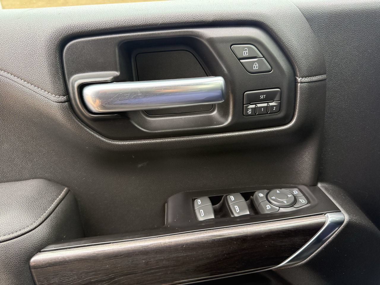 Used 2019 Chevrolet Silverado 1500 LTZ w/ LTZ Plus Package AWD/4WD image 22
