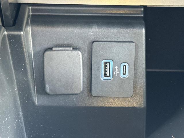Certified 2021 Ford Explorer XLT RWD image 23